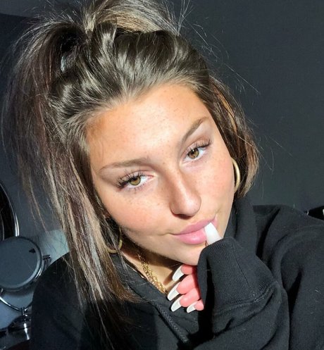 Abbey Wilson star pornographic pic