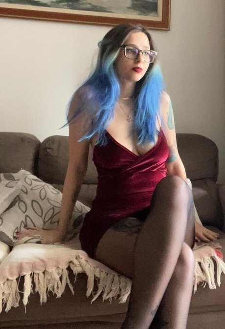 Lumineon model nudes photo