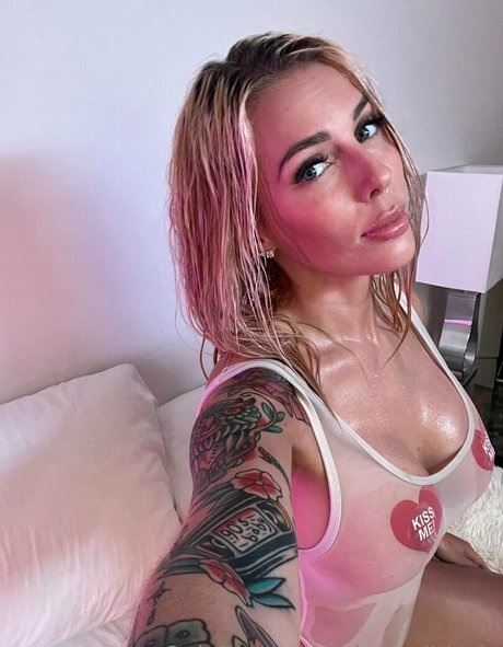 alexawild vip art model image