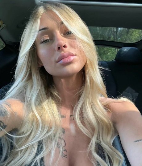 Ryrenee pretty model photos