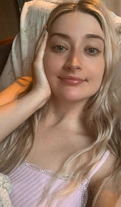 blissfulwhisperasmr beautiful model pic