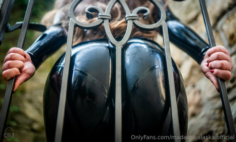 Madame Alaska hot model picture