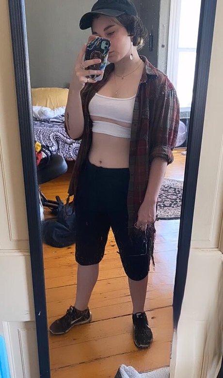 Casey Lee Williams hot star pictures