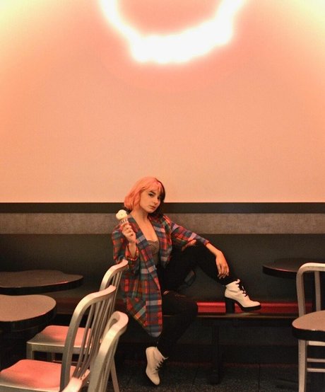 Casey Lee Williams perfect actress photo