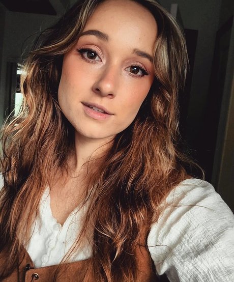 AmyKay ASMR model best pic