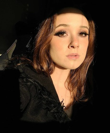 AmyKay ASMR porn model photo