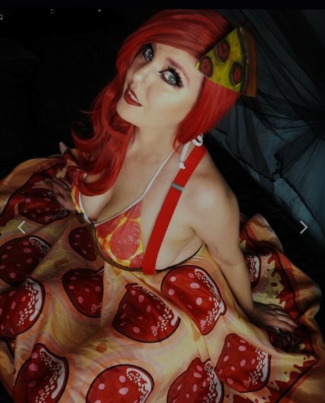 LisaLouWho perfect pornstar images