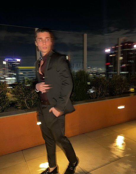 petervigilante naked pornstar img