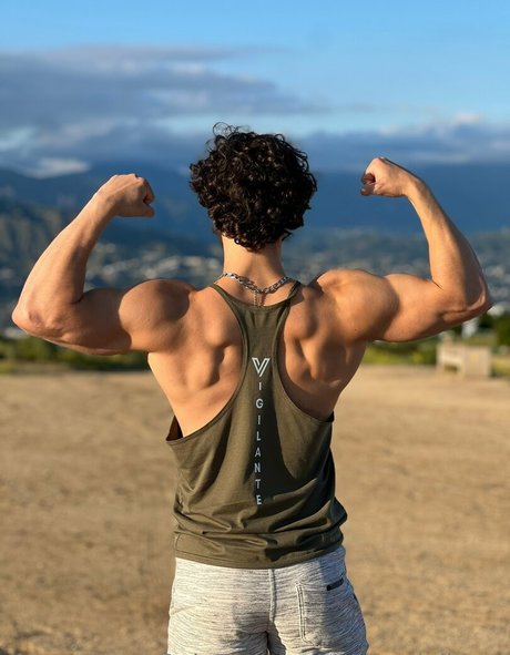 petervigilante nice actress pics