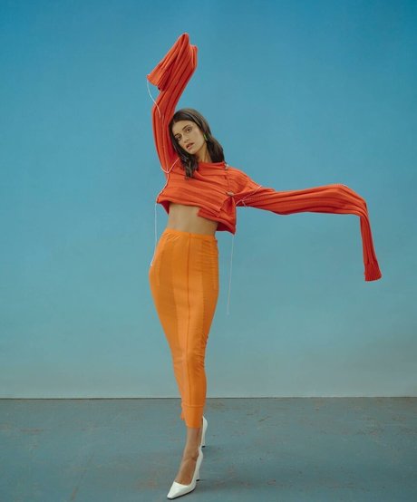 Anya Chalotra art model picture