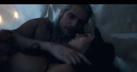 Anya Chalotra star high quality img