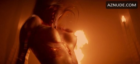 Anya Chalotra model picture