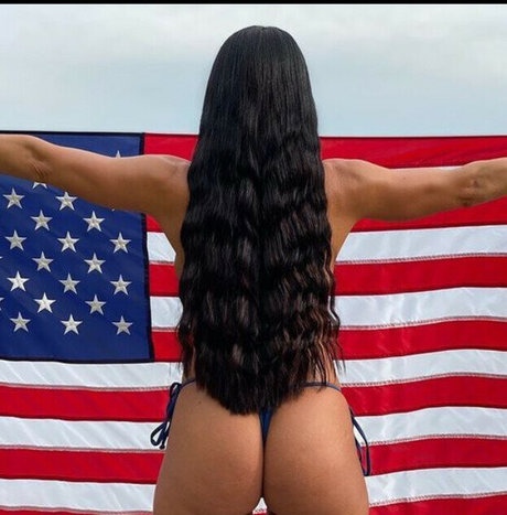 Alessandra James star art img