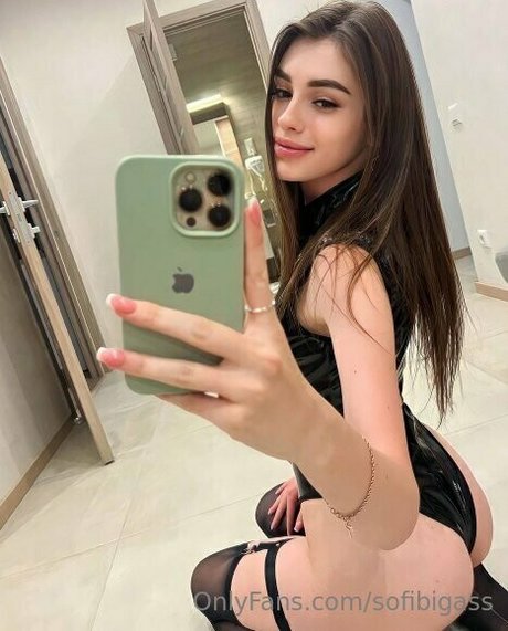 big dildo onlyfans art naked galleries