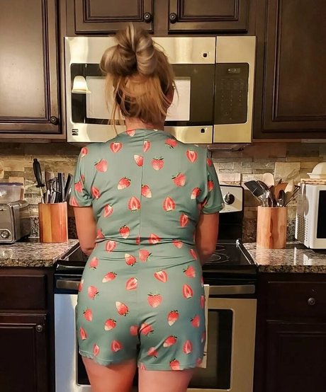 PerriPlays model naked archive