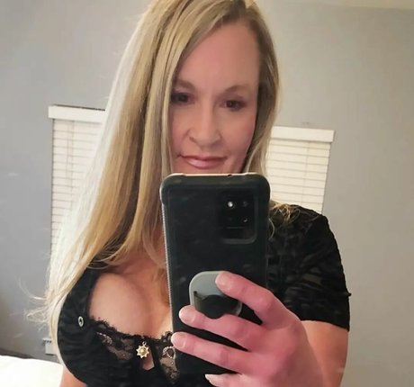 PerriPlays pornstar erotic galleries