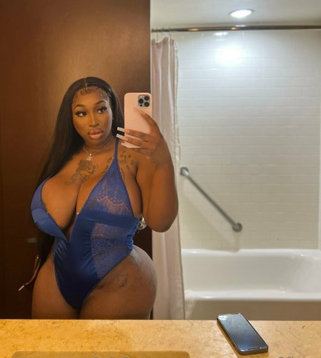 mercedesass2finee art actress image