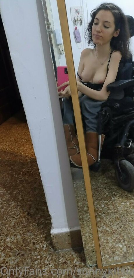 sunnykitsunexo pornographic actress picture