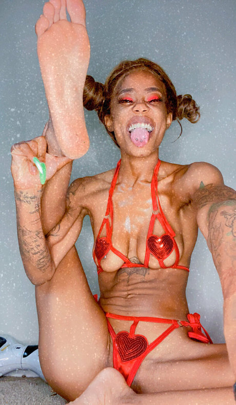 mickeymooh naked star pictures