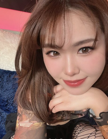 jgirlrena pornstar top photo