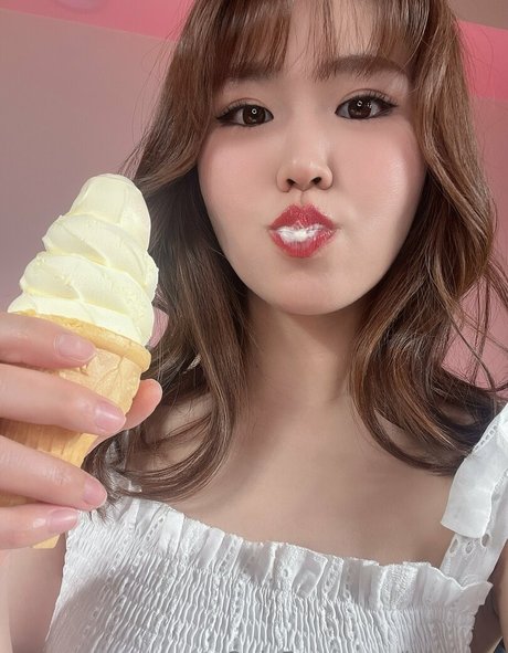 jgirlrena pornstar hot image