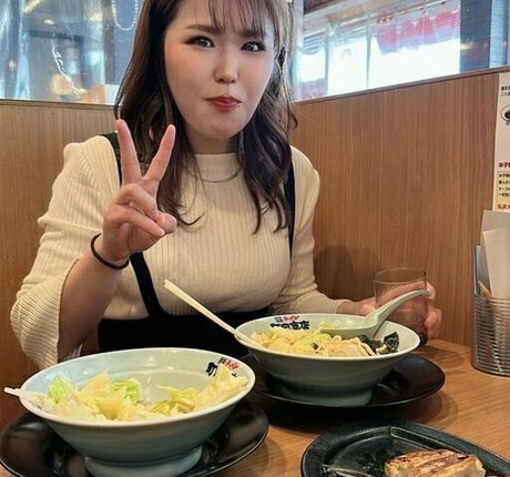 jgirlrena sexy star photo