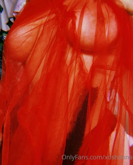 xoshanna model art pic