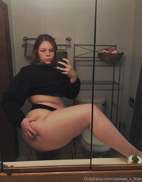 sweeet v free nude pornstar picture