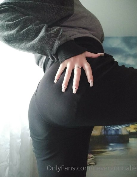 beautiful japanese onlyfans hd pic