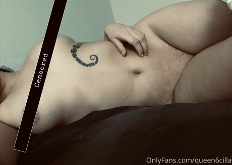 queen6cilla star top picture