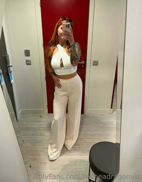 redheadragonvip sex model image