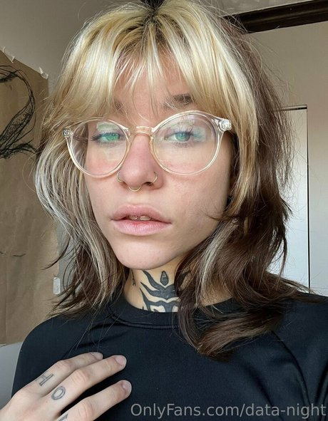 data night naked model photos