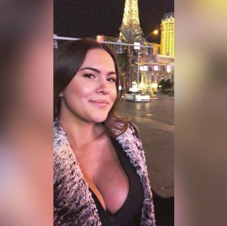 Fuckella top star image