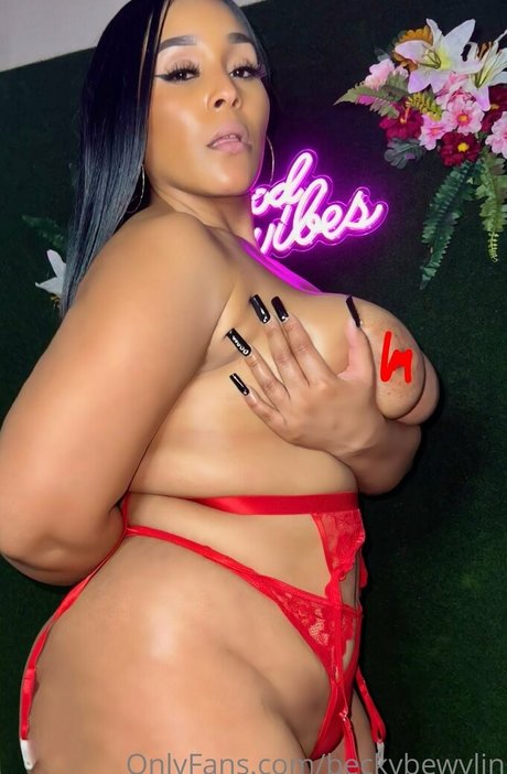 Beckkywylin top star photo