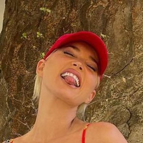 Elsa Hosk model nudes image