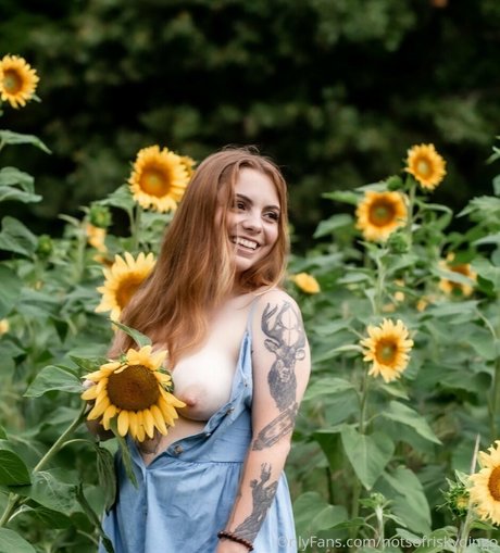 Notsofriskydingo naked pornstar photos