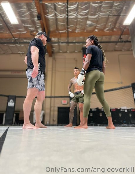 angieoverkill model high quality pic