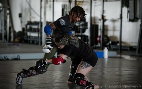 angieoverkill erotic actress pictures