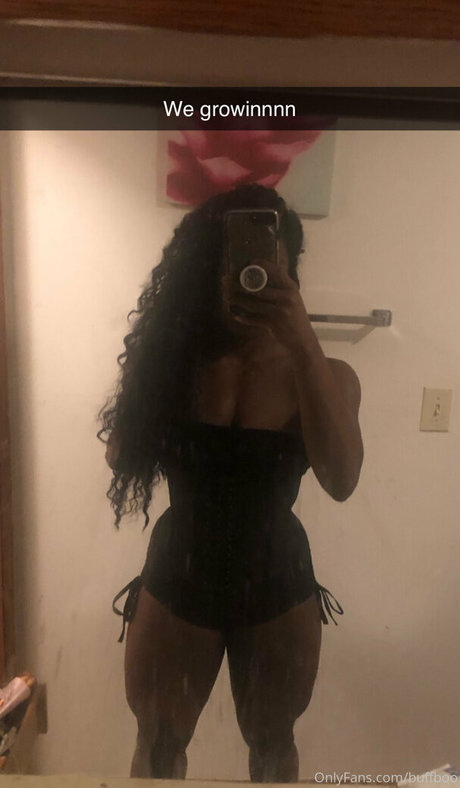 ebonymuscle top model picture