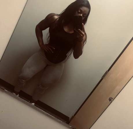 ebonymuscle pornstar naked img