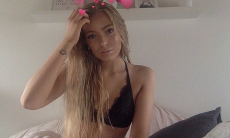 Momolit0 porn actress photos