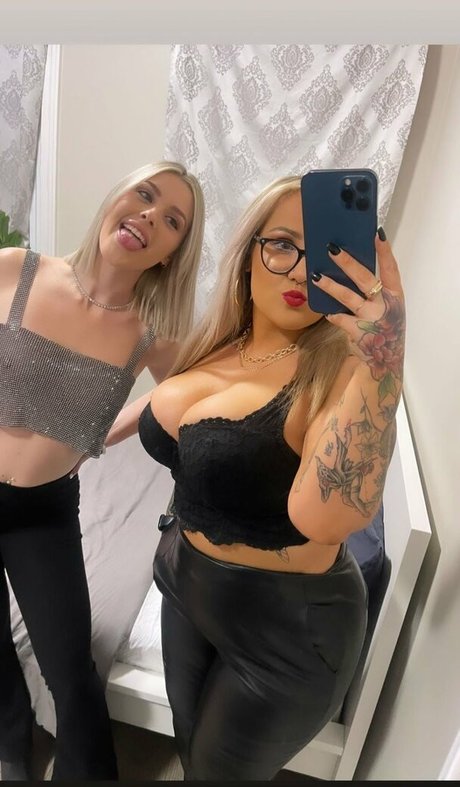 mother daughter onlyfans hot naked galleries