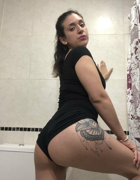 xxx shfire model naked pictures