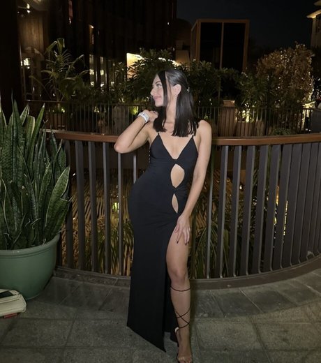 Brittany Carter naked model img