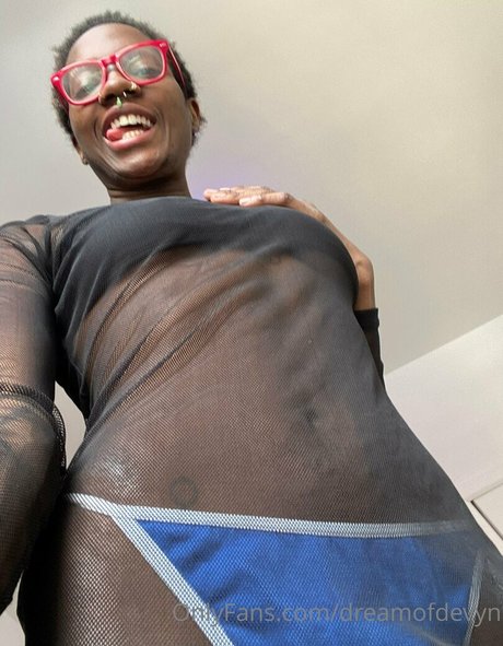 dreamofdevyn adult actress image