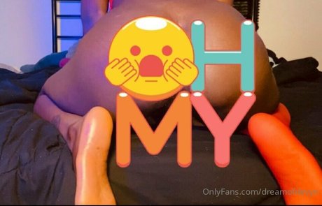 dreamofdevyn pornstar naked photo