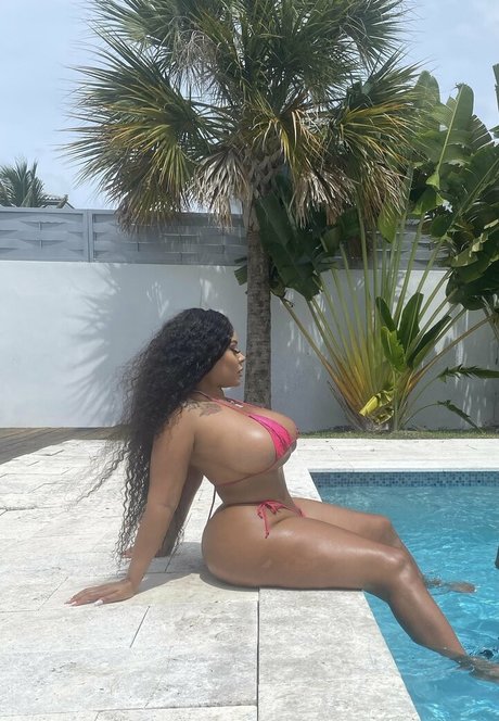 aundreanarene star nice picture