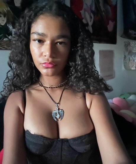 juliaalovesyou pretty model img