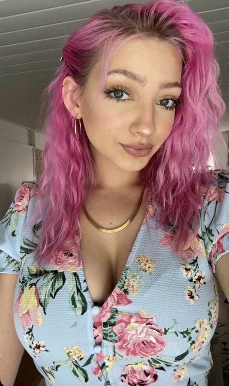 Hannah Rose Blair xxx model gallery