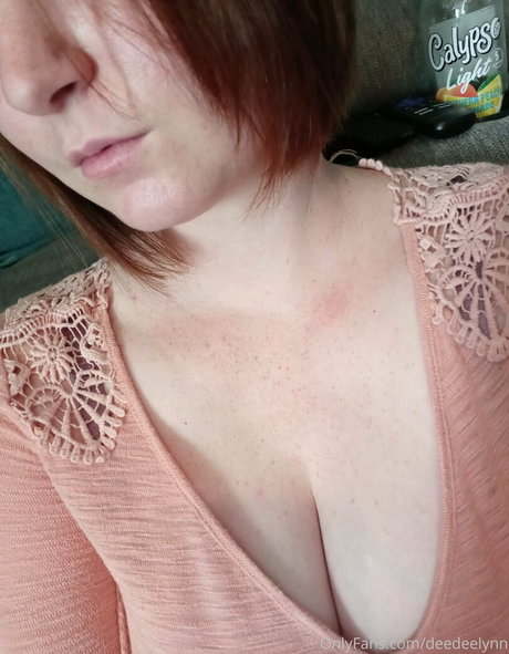 deedeelynn exclusive model picture